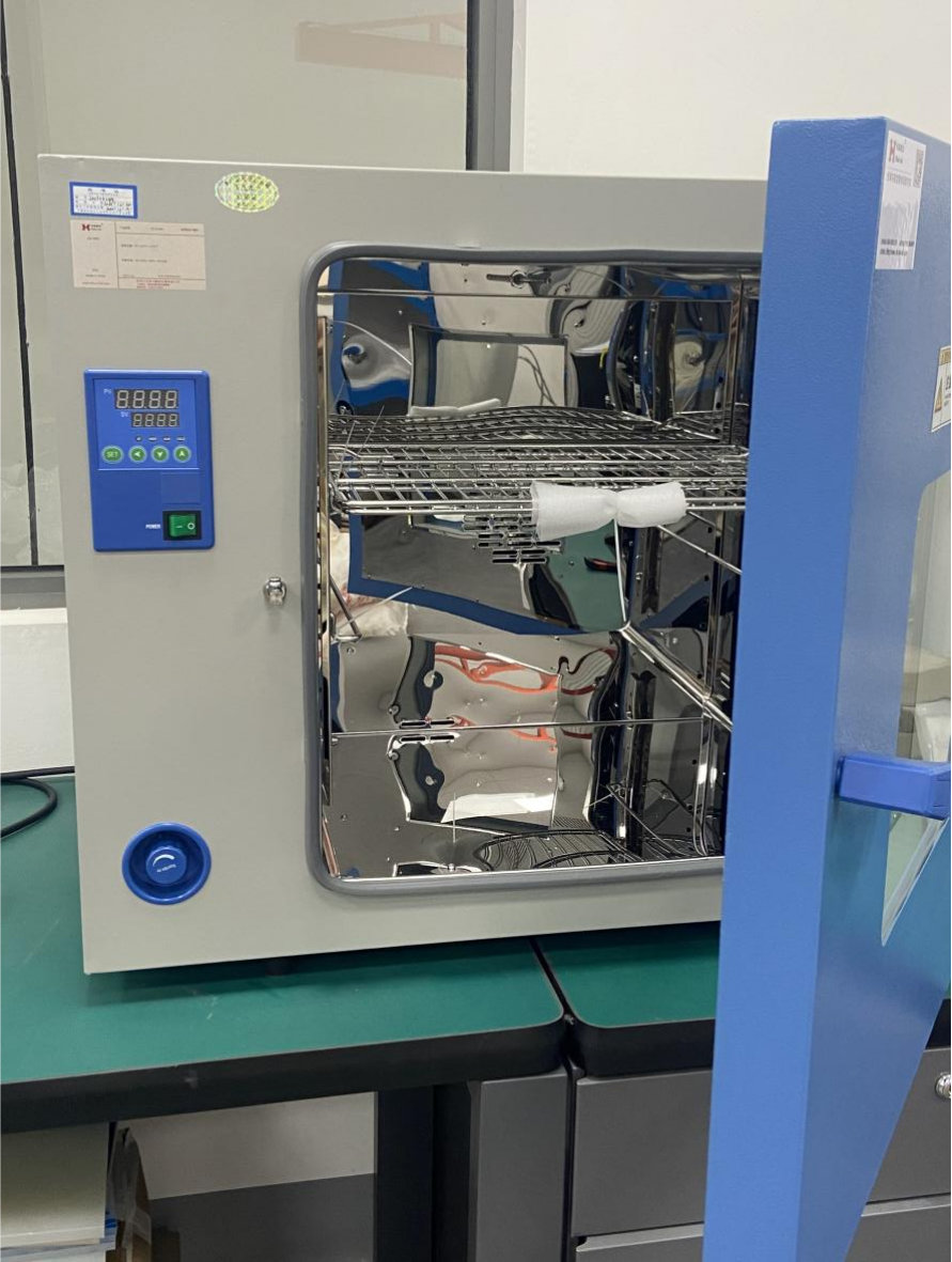 鼓風干燥箱交貨現(xiàn)場圖